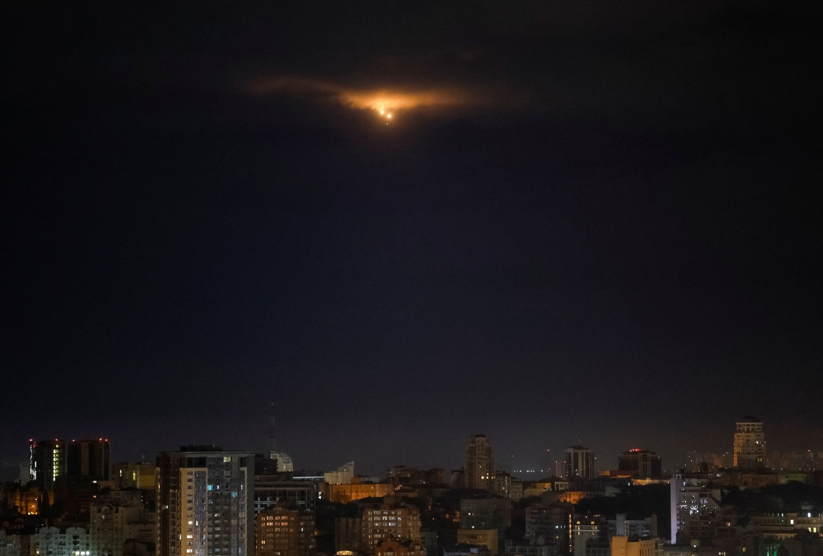 Ukraine tấn công nhà máy Nga bằng tên lửa Storm Shadow, Moscow nhắm vào Kiev